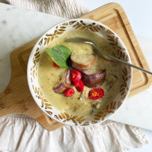 Load image into Gallery viewer, Meal Kit: Emerald Chicken Curry
